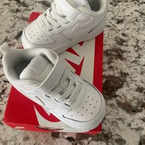 🆕 Baby Nike white low Nike Court Borough
